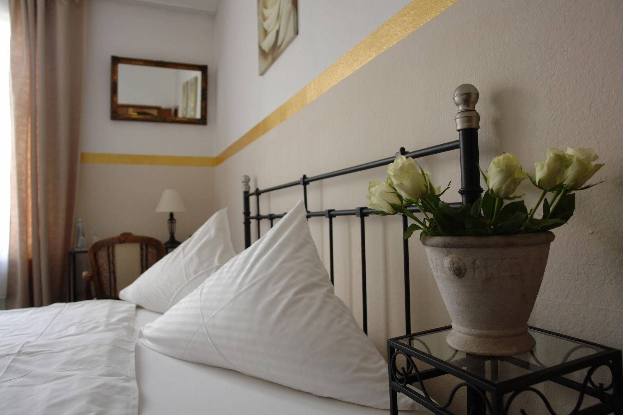 Hotel Jaegerhof Kettwig Есен Екстериор снимка