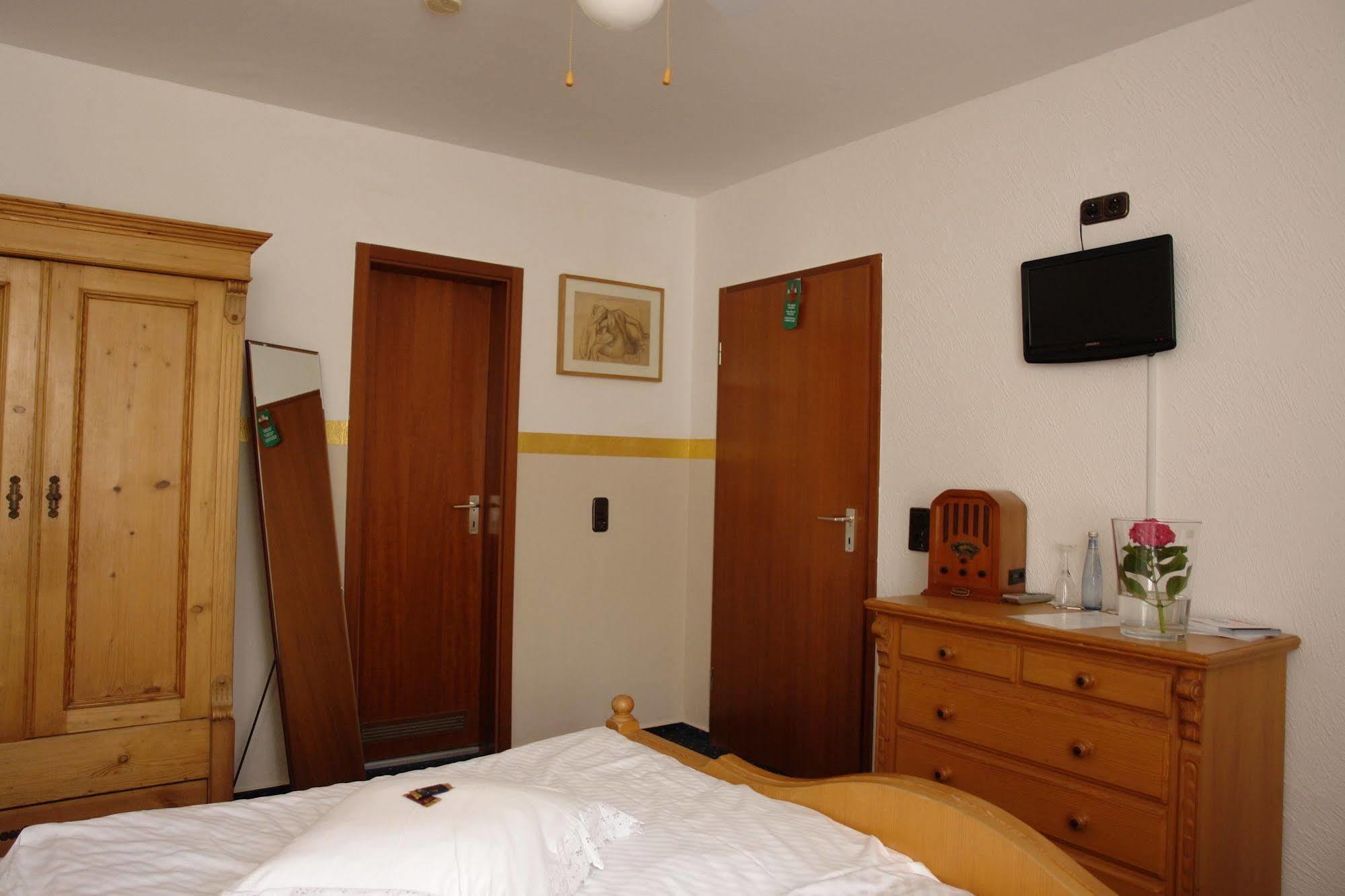 Hotel Jaegerhof Kettwig Есен Екстериор снимка